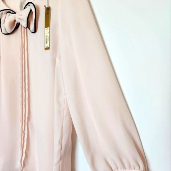 Lauren Conrad Bow Pleated Blouse‎ - Picture 5 of 11
